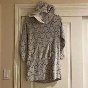 Disney- Cozy lounger with front pocket